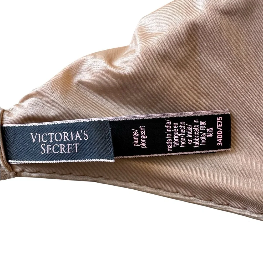 Victoria Secret Bombshell Push Up Plunge Bra  34dd - Picture 3 of 6